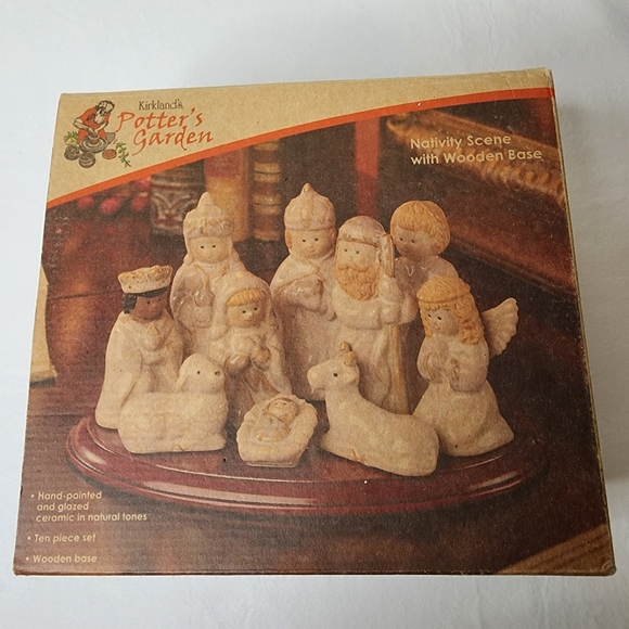 Nativity Scene with Wood Base Glazed Ceramic 10-Pc Set Christmas Kirkland's NEW - Picture 4 of 11